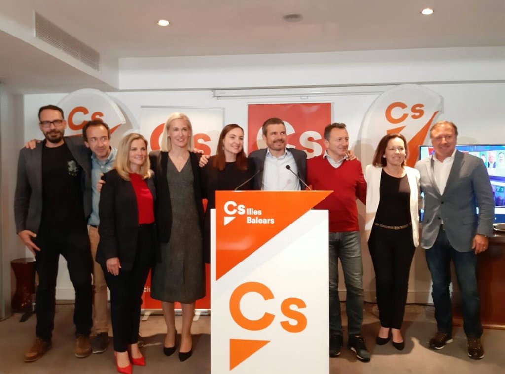 CsBaleares's tweet photo. 🍊 @EvaPomar "Nos mantendremos en la oposición haciendo #PolíticaÚtil y mañana comenzará la campaña para el año 2023. Trabajaremos desde el minuto uno para hacer de #Palma una mejor ciudad" #Elecciones26M https://t.co/ME728IG06i