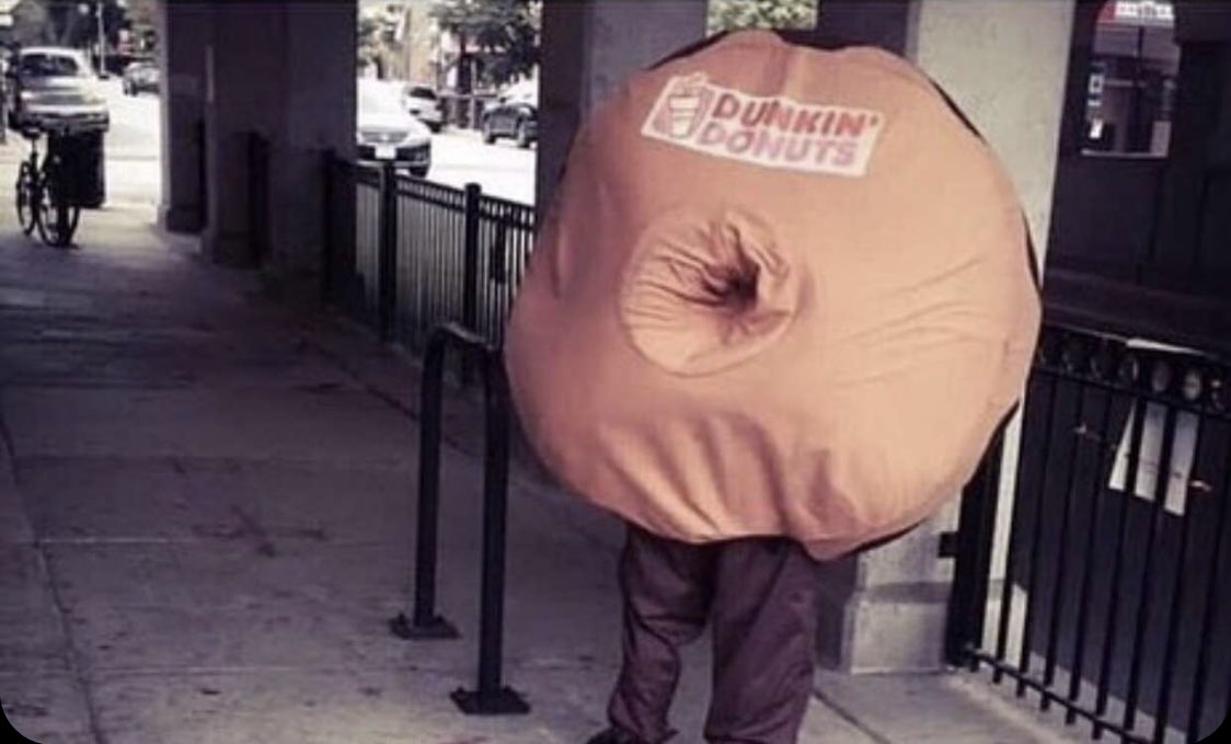 Class's tweet photo. This Dunkin Donuts mascot bout to make me act up... 🙈😳 https://t.co/YEFui97Xea