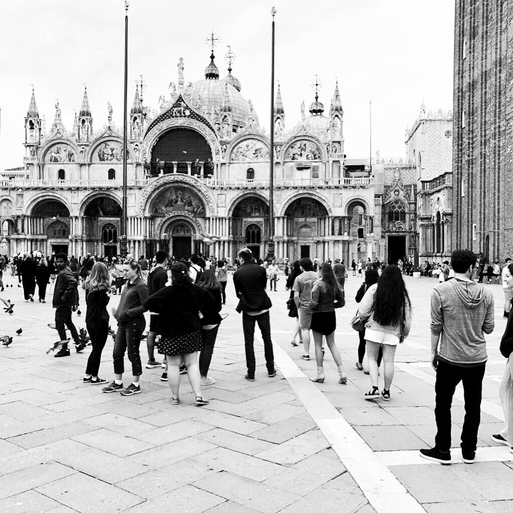 GATechVenice's tweet photo. A new group of excellent #GT students in the most amazing city in the world! Welcome to #venice with the 🌈 @GT_GlobalChange @IvanAllenGT @CEPLaboratory @BB_ISS @sppgatech @GeorgiaTech_SLS @GeorgiaTech @SustainAtGatech https://t.co/XuyWabXQgx