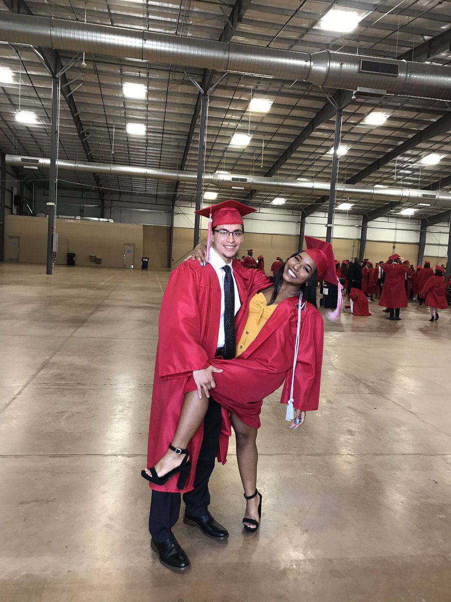 aambrosiaa's tweet photo. To my love, thank you for being right alongside me this year. Im so proud of both of us and I can’t wait to see where the future takes us!!! 🚀❤️#RocketsLaunched https://t.co/ZpKlhXvmWO