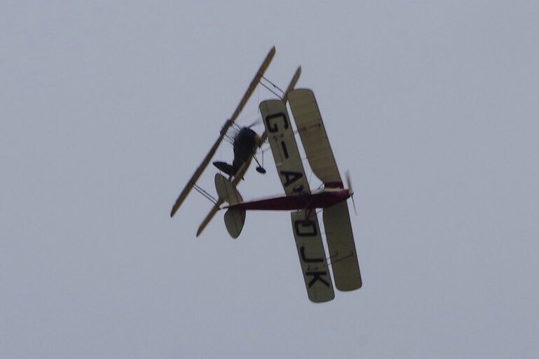 Physicsdmb's tweet photo. Tiger-9 Aeronautical Display Team were breathtaking @IWMDuxford #DuxfordAirFestival today #tigermoth https://t.co/yd3aoCtHao