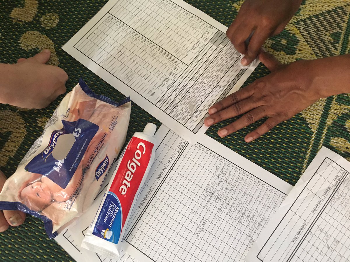 emilysdarling's tweet photo. Ever wonder what’s key to a successful field season? Well, it’s toothpaste and baby wipes to clean and reuse precious underwater paper, and @yashu_12 to coordinate it all! @wcsfiji #ReefsofHope https://t.co/CTYPzY1iRG