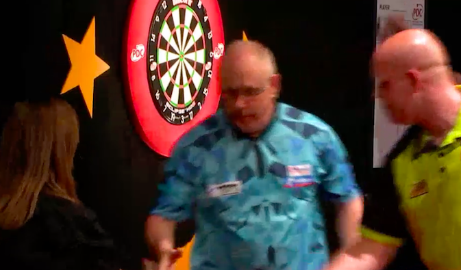 HighRollerRadio's tweet photo. THE DIAMOND!!!! Winner! Champion! #ET7 #DDM19 #Darts @IanDiamondWhite over @MvG180 8-7, a thriller! https://t.co/dNOgqWlXxc