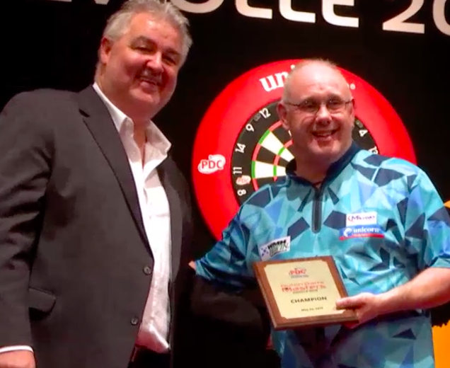 HighRollerRadio's tweet photo. THE DIAMOND!!!! Winner! Champion! #ET7 #DDM19 #Darts @IanDiamondWhite over @MvG180 8-7, a thriller! https://t.co/dNOgqWlXxc