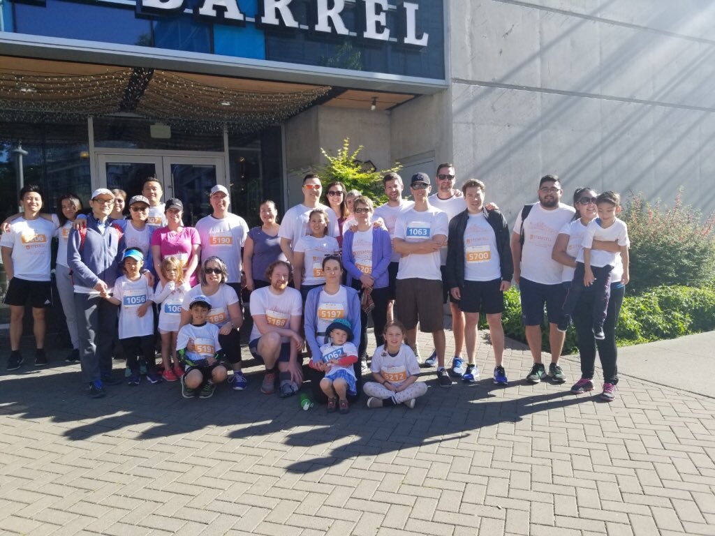 clopezcorrea's tweet photo. So proud of our great @GenomeBC team for participating in the #sciencefairfunrun #bcsciencefairs @sciencefunrun @lifesciences_bc @STEMCELLTech https://t.co/FlTw2Z0tcN