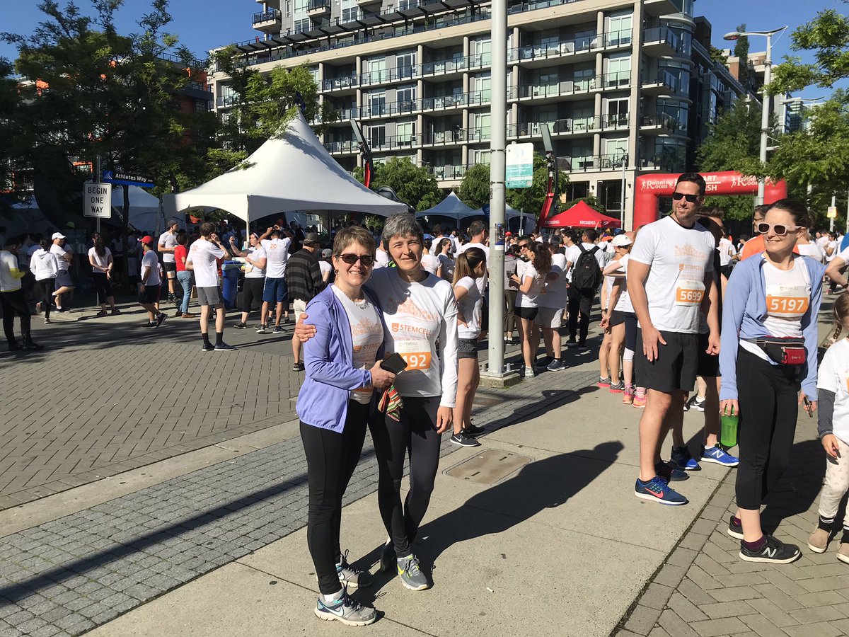 clopezcorrea's tweet photo. So proud of our great @GenomeBC team for participating in the #sciencefairfunrun #bcsciencefairs @sciencefunrun @lifesciences_bc @STEMCELLTech https://t.co/FlTw2Z0tcN
