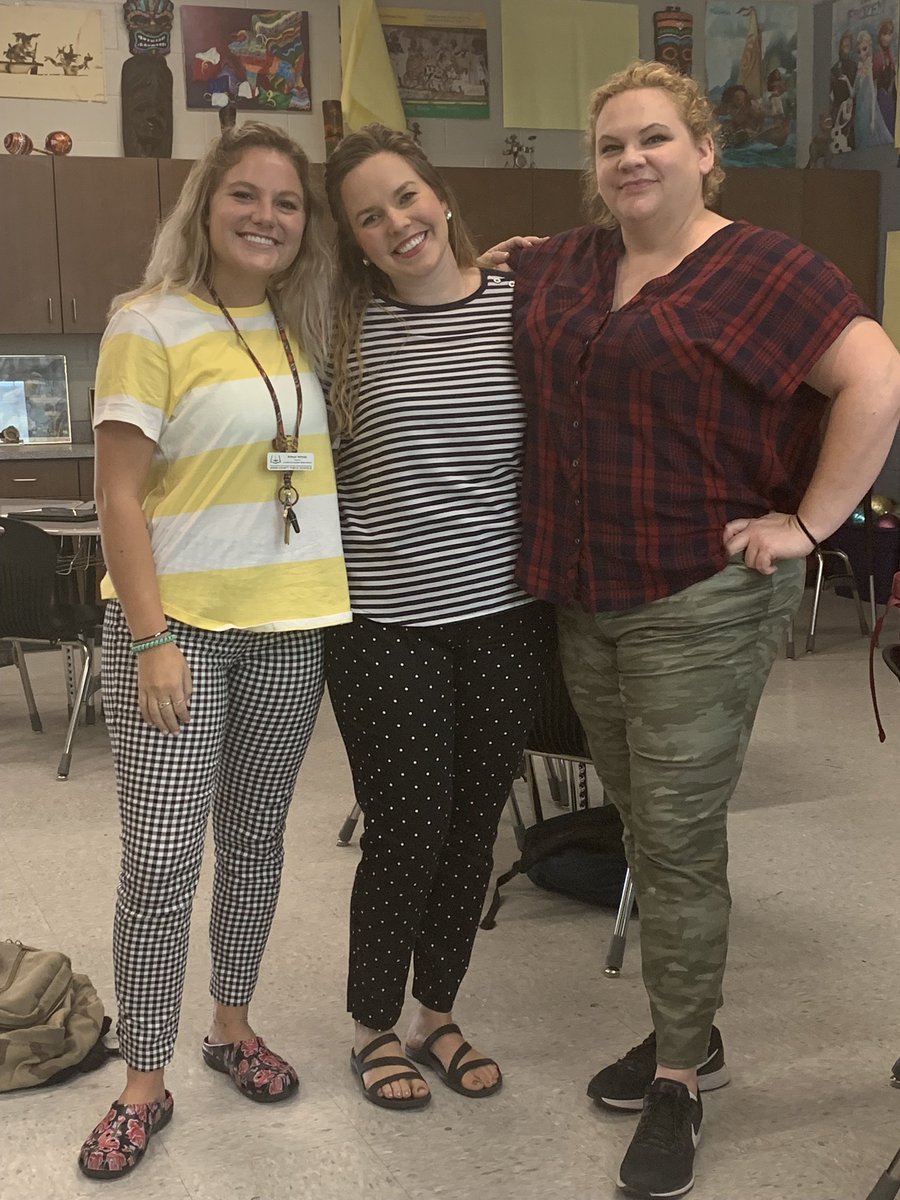mrsboggess's tweet photo. I teach because my style would be appreciated anywhere else! #MisMatchDay #WhyITeachLMMS #AffectTheCulture @LMMSRocks @AikenPublicSch @affectheculture https://t.co/DSxS3QpGuT