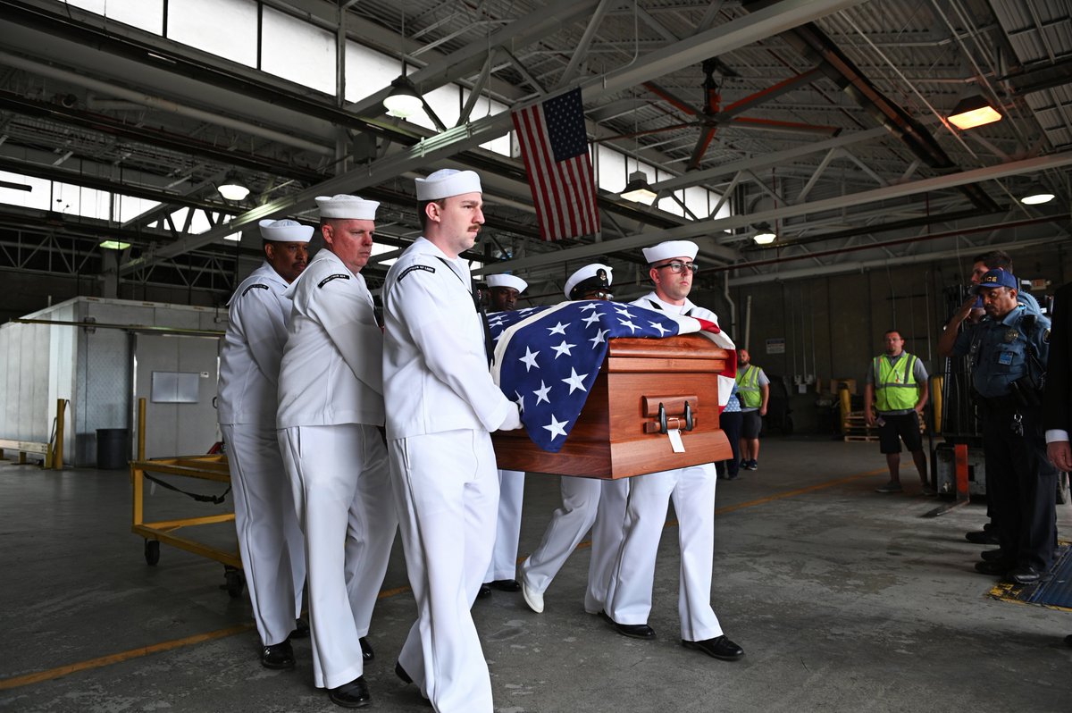 SouthwestAir's tweet image. To Archie and other servicemen and women who made the ultimate sacrifice for our country, we salute you. Thank you for your bravery and courage. We will never forget you. #MemorialDay