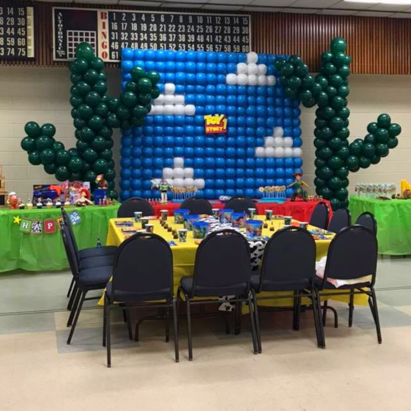 FacingAngels's tweet image. Forgot to grab a closer picture, but had such a fun time designing this #balloondecor for a #ToyStory party!