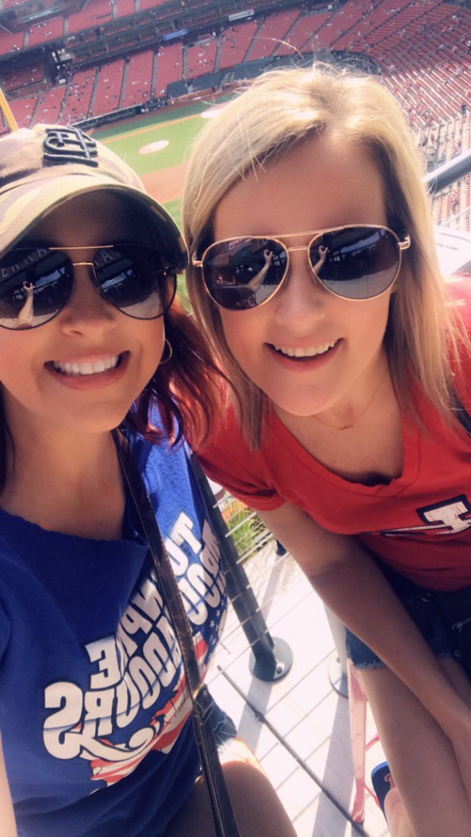 beth_oldham79's tweet photo. First game of the season ⚾️❤️ @Cardinals @MattCarp13 @TpTroubadours #cardinallove #turnpikelove https://t.co/mhePsMKLEs