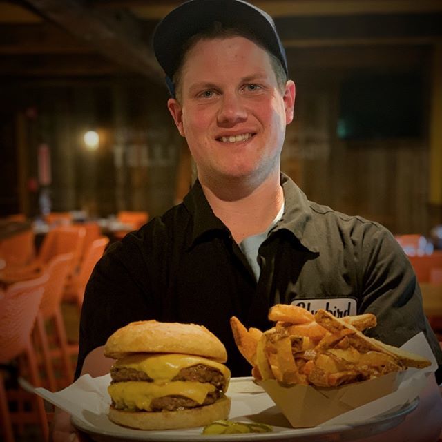 burger night every monday 🙌⠀
$10 double burgers or veggie burgers with one side ⠀
--> doors open at 4:30 ⠀
let's hang!⠀
_#btv #vt #doubleburger #bluebirdbbq #havefun bit.ly/2X7PfOB