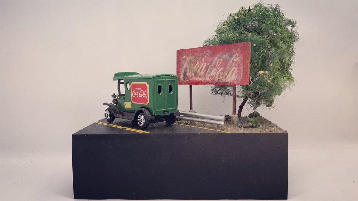 VictorEncalada8's tweet photo. #Diorama #maquetas #viñetas #cocacola #diecast #scalemodels #toys https://t.co/RdnUefn3ch