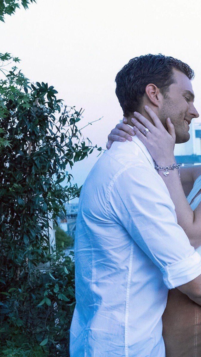 3relation tweet media