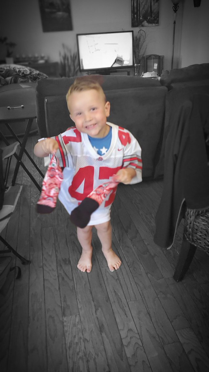 TheKeldric's tweet photo. All this little Buckeye wanted for his vday was @OfficialAJHawk OSU Jersey for his birthday. Mom and Dad found one!! Happy Birthday Cal Pal! #GoBucks #BuckeyeNation #futureLB #LBU https://t.co/KTss5qEt45