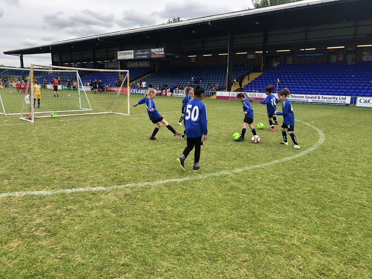 Didsfootygirls's tweet photo. League is over but our U9 have been having tournament fun! @bluestar_fc https://t.co/WoQQyrF6S1