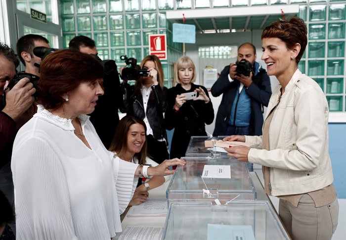 NoticiasNavarra's tweet photo. María Chivite: "Vamos a ser coherentes con lo que hemos dicho en campaña y no le vamos a dar los votos al señor Esparza" https://t.co/1H0CfPAwaZ #226M #Navarra https://t.co/mWDiSVHbU3