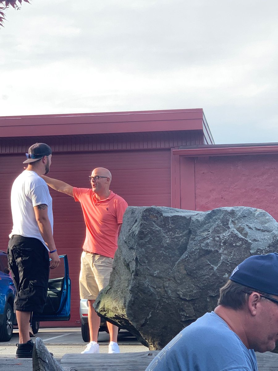 NBFit15's tweet photo. Where in the world isn’t 
@notthefakeSVP 
Tipsy Tobagan in Fall River Ma 😆 rocking the pink!
#svp #nottherealsvp #notthefakesvp #whereintheworldisntsvp #espn #sportscenterwithsvp @StanfordSteve82 https://t.co/KAyEefZM5s