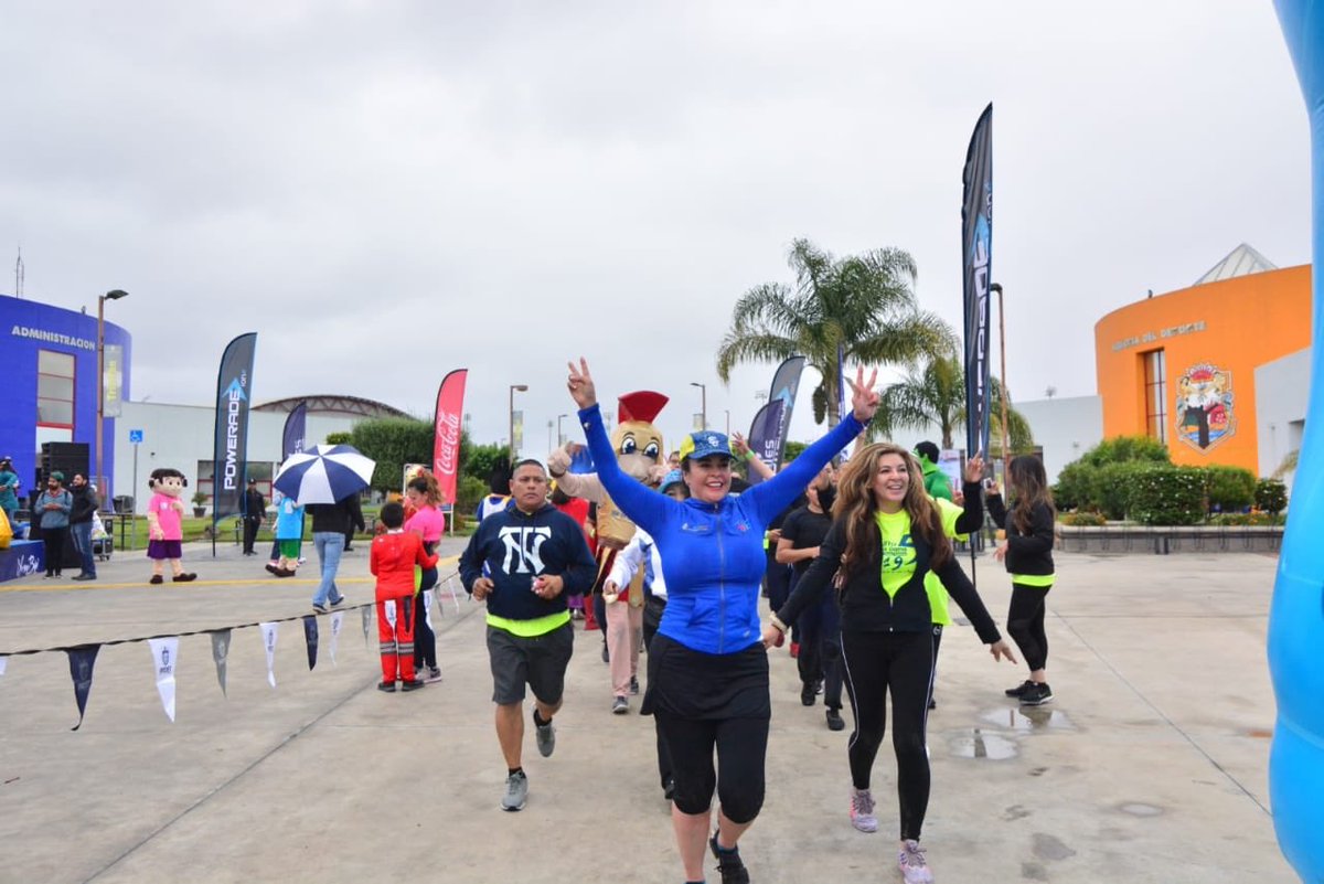 RuachoBrenda's tweet photo. Lo logramos!!! Cerramos con broche de oro el “Circuito Primera Dama 2019” en Tijuana con más de 1,800 participantes que se divirtieron en las distintas áreas de obstáculos que preparamos. Muchas Gracias a todos por el apoyo a lo largo de estos años 🙌🏽 https://t.co/WdYoKBdz6g