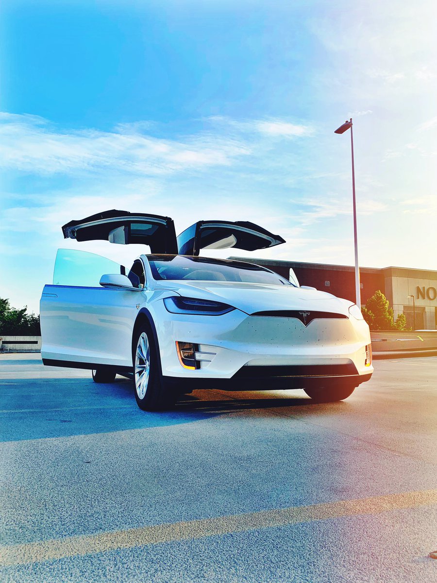 zainss's tweet image. Got to drive this beauty! Absolute beast @elonmusk thank you for producing such a marvelous car!!! #P100D #ModelX
