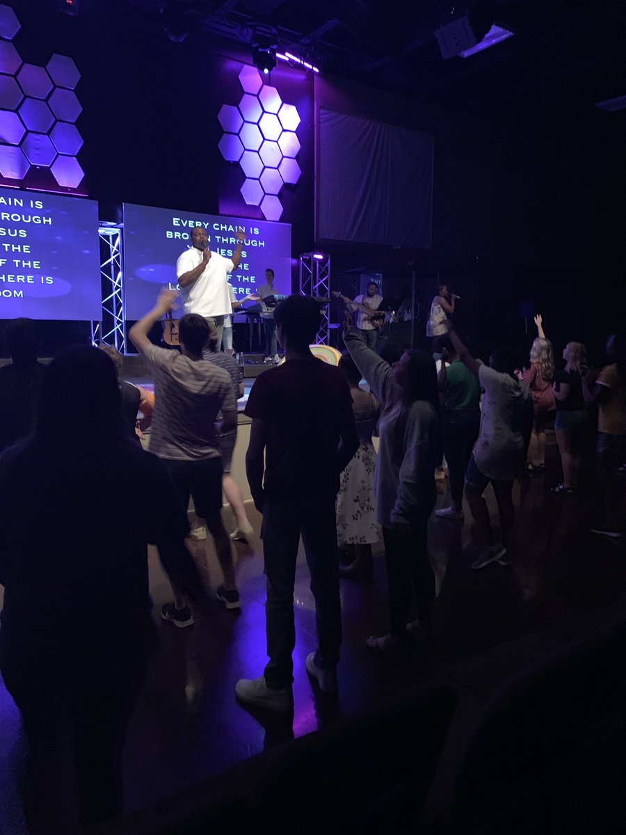 Calvary_YTH's tweet photo. 🙌🏽Powerful time of Worship. WE WENT IN!!!!! https://t.co/Us7GTXYnyx