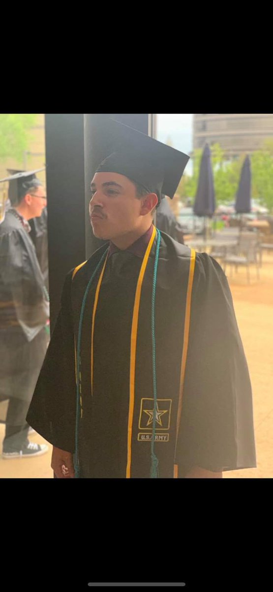 aliciaacruzz's tweet photo. congrats babyy! you did it! πππ¨πΌβπ #2k19Graduate https://t.co/GYIIu0yQp3