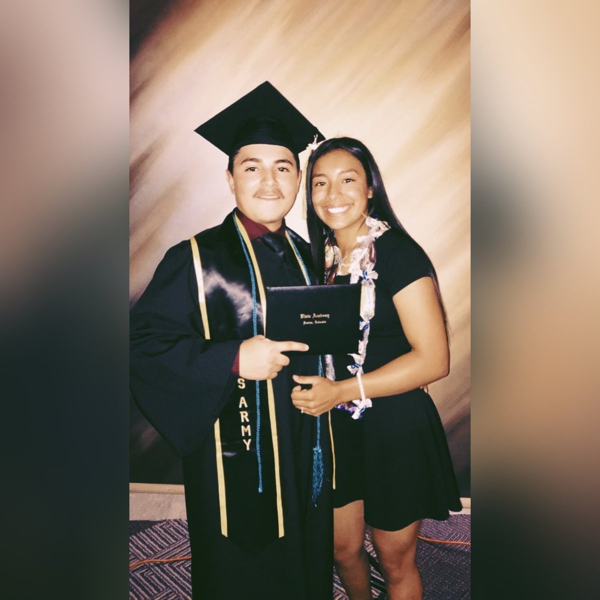 aliciaacruzz's tweet photo. congrats babyy! you did it! πππ¨πΌβπ #2k19Graduate https://t.co/GYIIu0yQp3