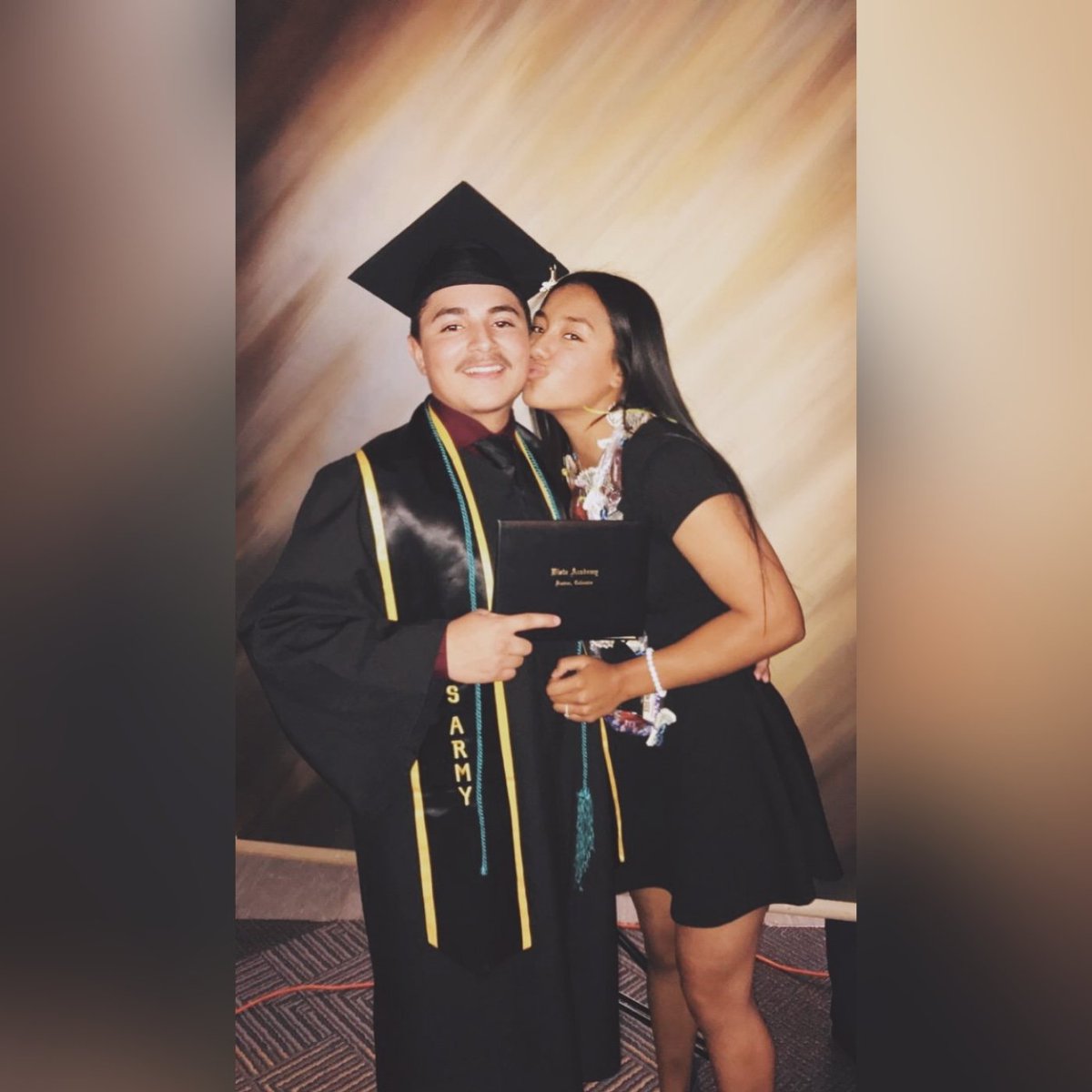 aliciaacruzz's tweet photo. congrats babyy! you did it! πππ¨πΌβπ #2k19Graduate https://t.co/GYIIu0yQp3