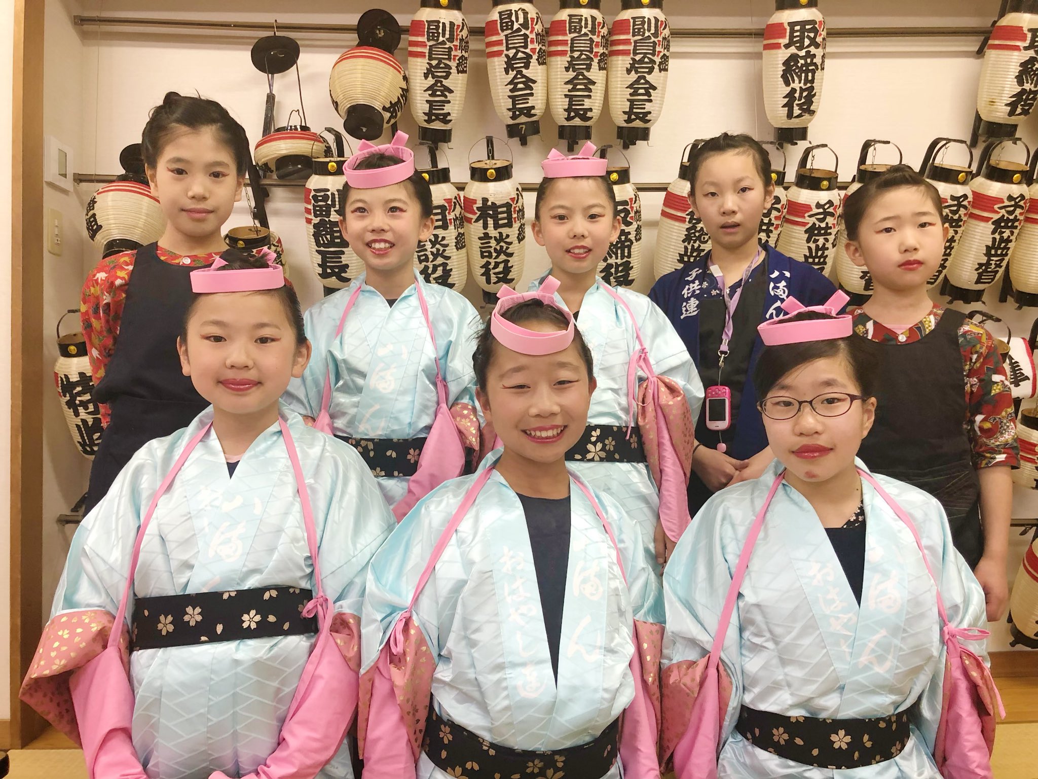 Miyuki 今年の浜松まつりもたくさんセットさせて頂きました 3日間 お店の営業が終わったら八幡の公会堂へ行ってお囃子の子供達のセットをしました 今年はみんな大人しくてスムーズに進みました 笑 お菓子と おにぎりもたくさん頂きました