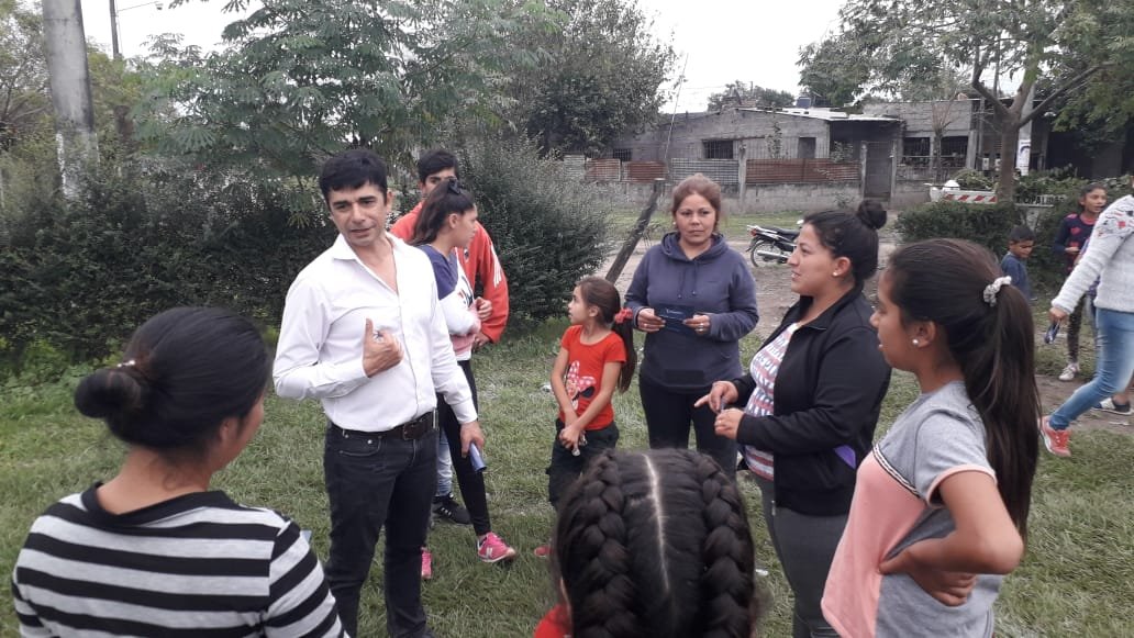 AFloresOK's tweet photo. Recorrimos junto a vecinos los barrios independencia, libertad, las rosas, evita, San Nicolás y Obrero. Hablamos de las distintas problemáticas barriales y de las cosas lindas que trabajando  juntos  podremos por nuestro Aguilares!
#HagamosJuntosTucuman https://t.co/Dd3JJcjPu9