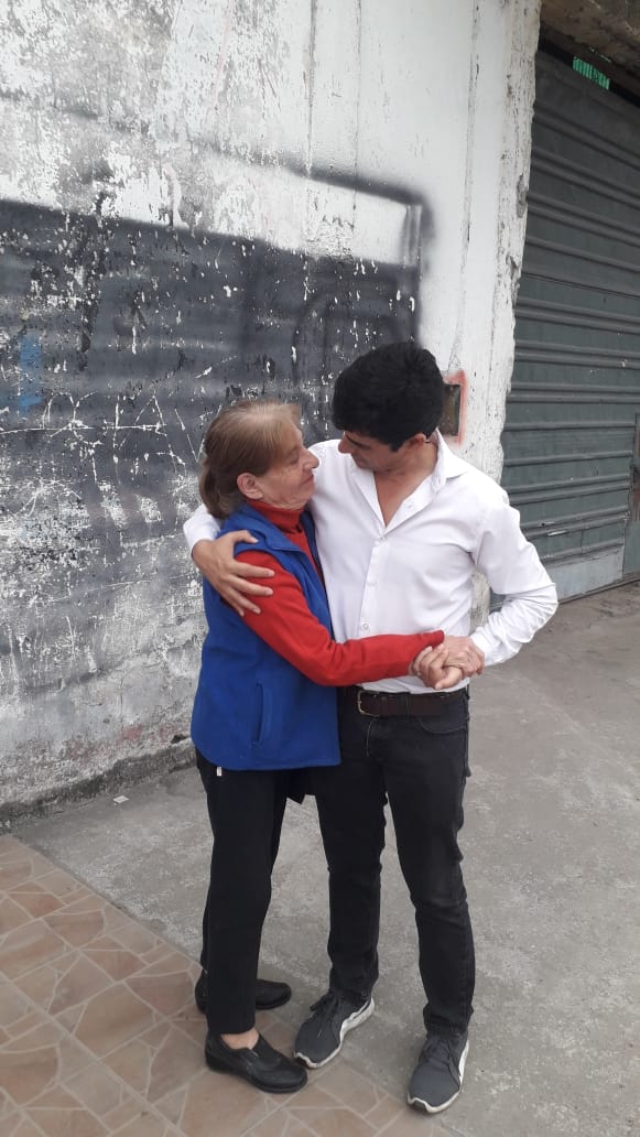 AFloresOK's tweet photo. Recorrimos junto a vecinos los barrios independencia, libertad, las rosas, evita, San Nicolás y Obrero. Hablamos de las distintas problemáticas barriales y de las cosas lindas que trabajando  juntos  podremos por nuestro Aguilares!
#HagamosJuntosTucuman https://t.co/Dd3JJcjPu9