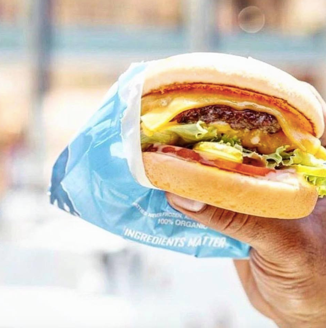 halalfoodsapp's tweet photo. 🍴🥤
😋ELEVATION BURGER
📍2447 North Harrison Street, Arlington, Arlington, VA
.
.
😍URBAN HALAL
🔥#Food You Love From Local Favorites
.
.
👉🏼Use App
📲https://t.co/i1B7jiTy7J
.
.
✅@elevationburger 📸IG
💯 #urbanhalal #hellalhalal #halalfood #american https://t.co/8ff428vVh8