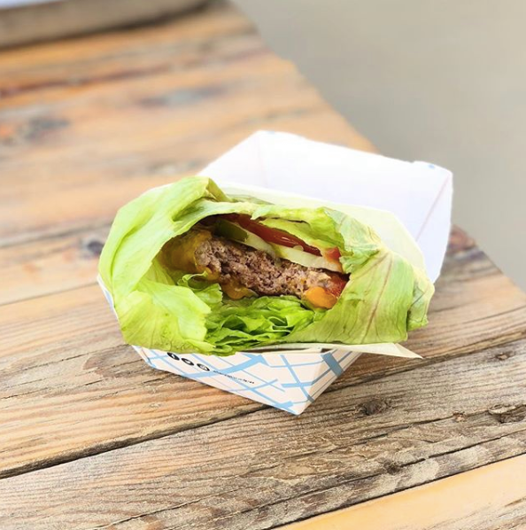 halalfoodsapp's tweet photo. 🍴🥤
😋ELEVATION BURGER
📍2447 North Harrison Street, Arlington, Arlington, VA
.
.
😍URBAN HALAL
🔥#Food You Love From Local Favorites
.
.
👉🏼Use App
📲https://t.co/i1B7jiTy7J
.
.
✅@elevationburger 📸IG
💯 #urbanhalal #hellalhalal #halalfood #american https://t.co/8ff428vVh8