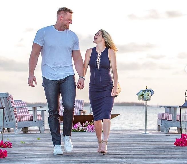 Congrats to <a href="/HoustonDash/">Houston Dash</a> star <a href="/KealiaOhai/">Kealia Ohai Watt</a> on her engagement. She's marrying a local football player. <a href="/KPRC2/">KPRC 2 Houston</a>