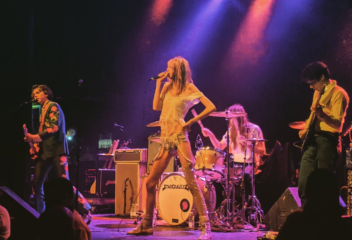 Indie88Toronto's tweet photo. Getting the crowd around @thestarcrawler ๐ค๐ธ #shegetsaround https://t.co/QEBE0wO4bB