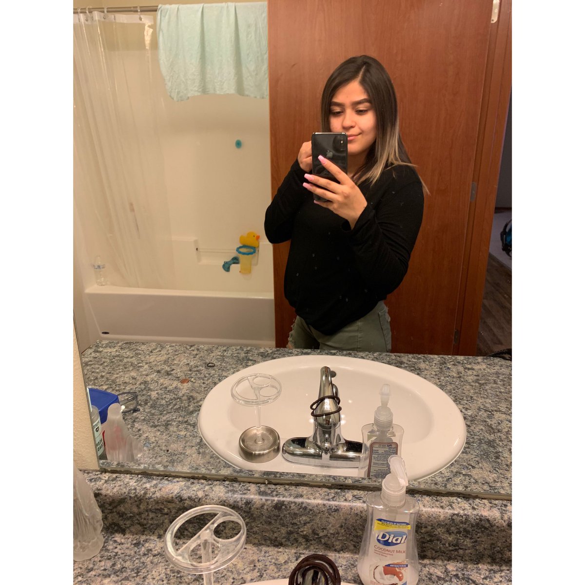 GardeaJanelys's tweet photo. Been about 3 weeks since i gave birth and im very proud of my body. #postbabybod https://t.co/PcRM0eCLDt