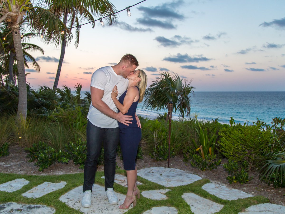 KealiaOhai's tweet photo. I love you @JJWatt https://t.co/I7M9Radx66
