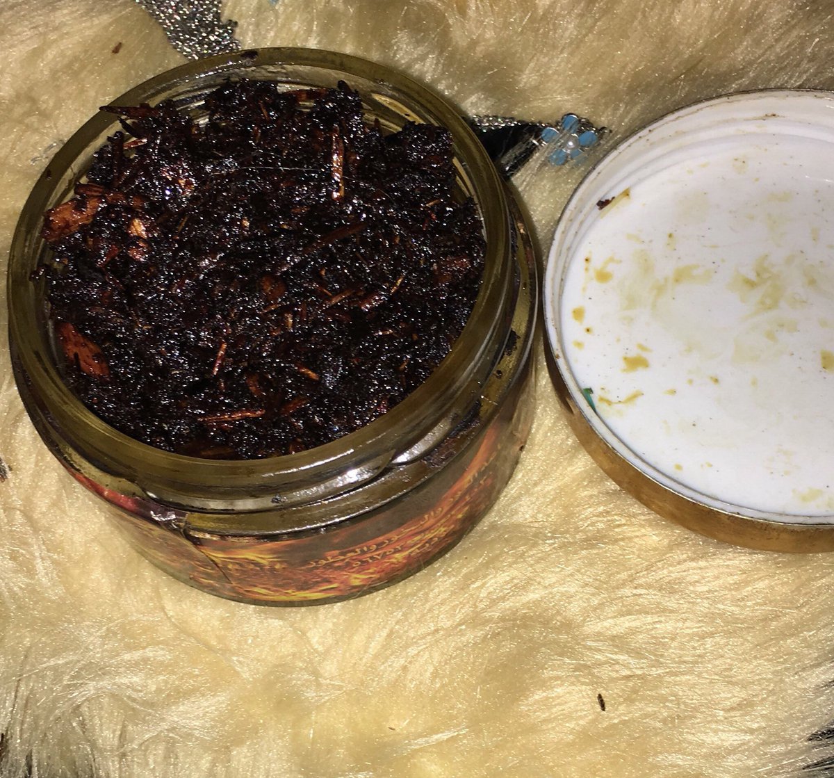 #الراتب  انا فتاه سعوديه ابيع بخور من صنع يدي مميز وريحه ثابته يعلم الله انه مصدر دخلي انا وأطفالي ادعموني برتويت الله يسعدكم🔵🔴عسى من يرتوتها يرزقه ربي ببشارة يسجد من فرحتها