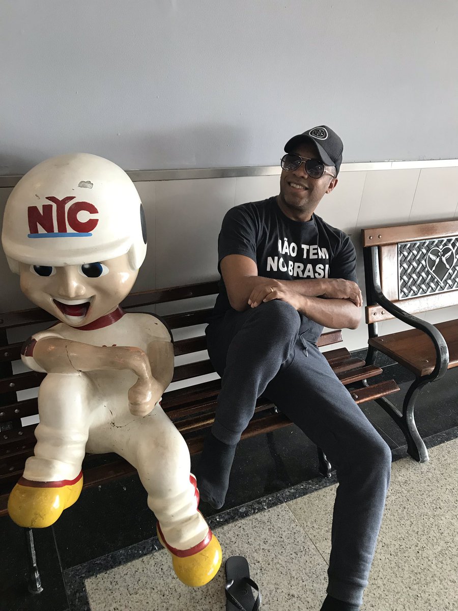 salgadinhomusic's tweet image. Noixz na pose mlk #pagode90