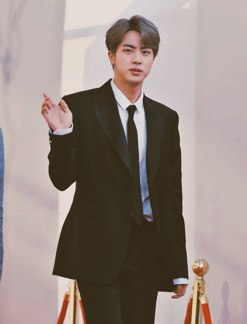 sexyrightdimple's tweet photo. Ofofofofofof ugly asf locals be calling them khusra. Cuz they cant relate to be this handsome. Our worldwide handsome everyone.
#BTSOurMohabbat #BTSOurMuhabbat https://t.co/tKcx4wMpZj