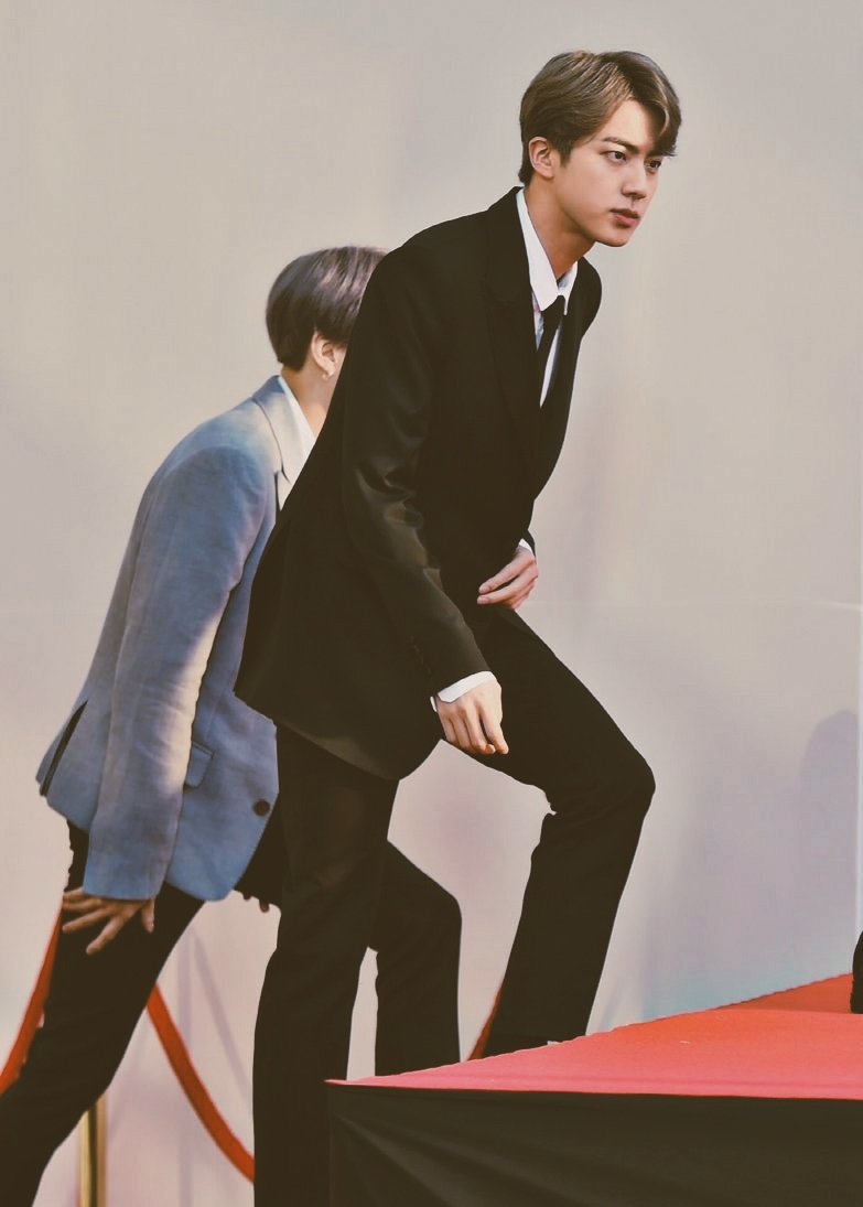 sexyrightdimple's tweet photo. Ofofofofofof ugly asf locals be calling them khusra. Cuz they cant relate to be this handsome. Our worldwide handsome everyone.
#BTSOurMohabbat #BTSOurMuhabbat https://t.co/tKcx4wMpZj