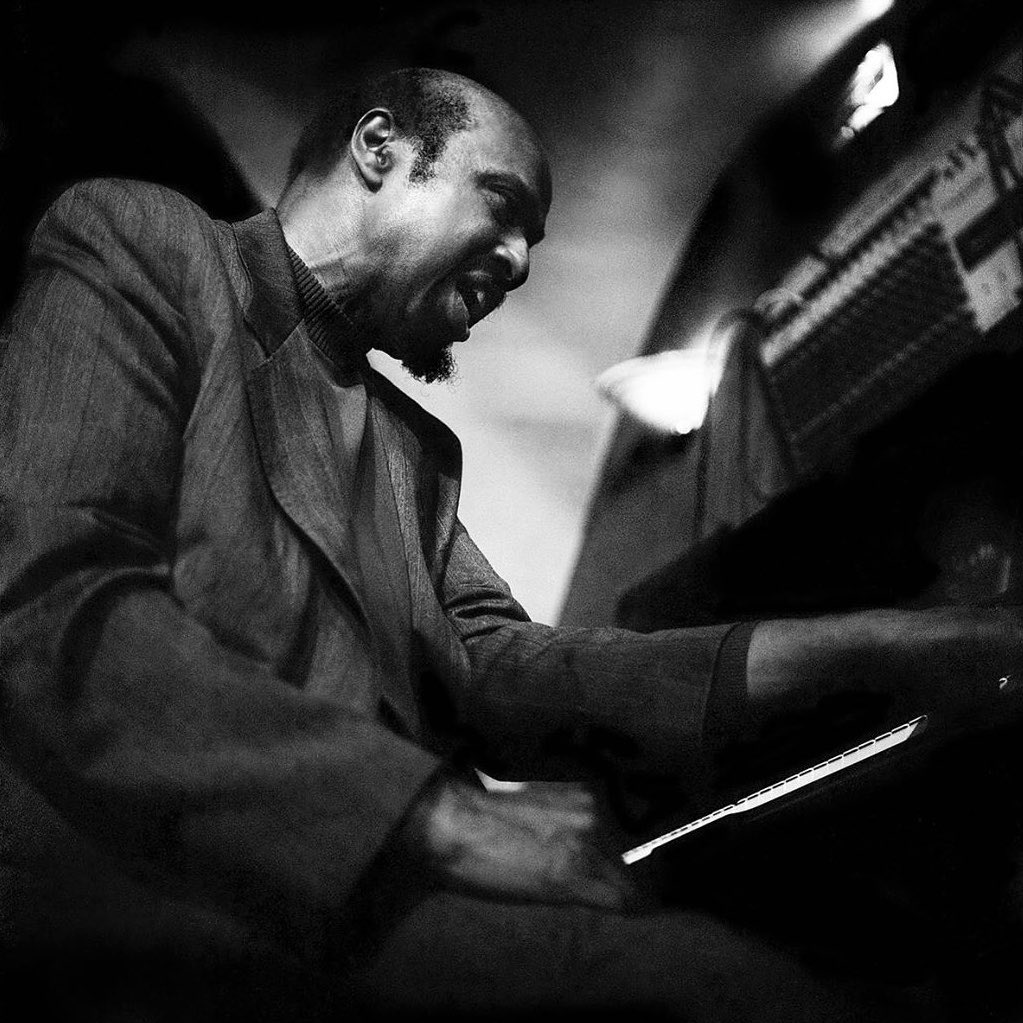 монк пианист джазовый. Miles davis джаз. джазовый пианист стоящий у истоков бибопа. джазовый пианист стоящий у истоков бибопа. пианисты в джазе 21 века.