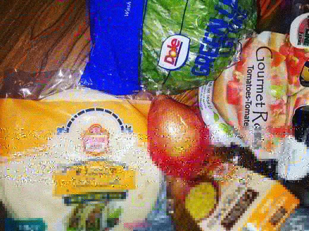RXxxposed's tweet photo. May 5,2019
Tonight's Menu: Lettuce Wraps w/couscous. Sooo delicious. I even added a side of fries cooked in Grape Seed Oil. #PlantBasedDinner🌱 Prepared,Cooked &amp; Eaten #VeganHealth #Alkaline #PlantEater🌱 #VeganSoulFoods🌱 #EarthFoods #Lettuce #Tomatoes #Onions #Plants https://t.co/3Ovu5ZoOLD