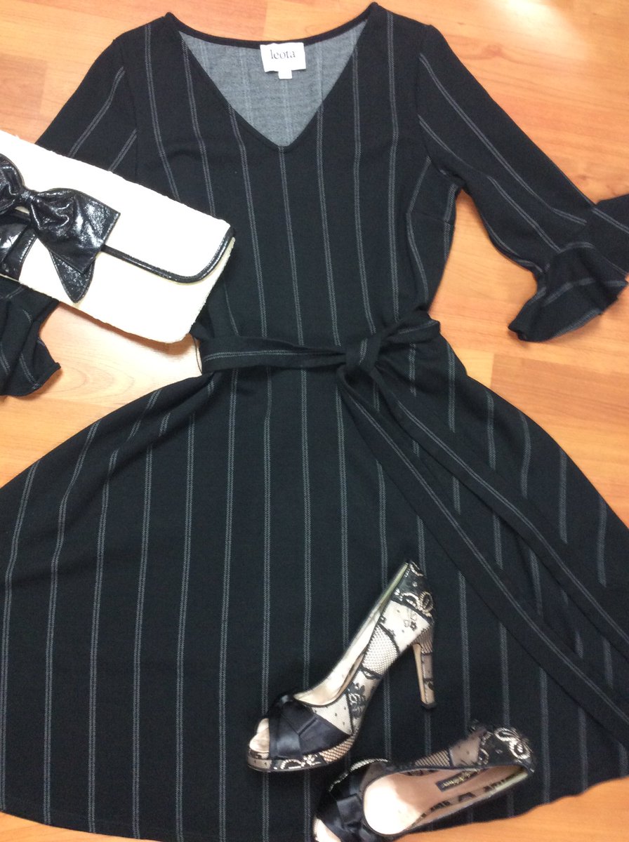 SturdyGirlStyle's tweet photo. Pinstripes &amp; Lace - #sturdygirlstyle @SturdyGirlStyle @sturdygirlstyle https://t.co/gigWierAZn