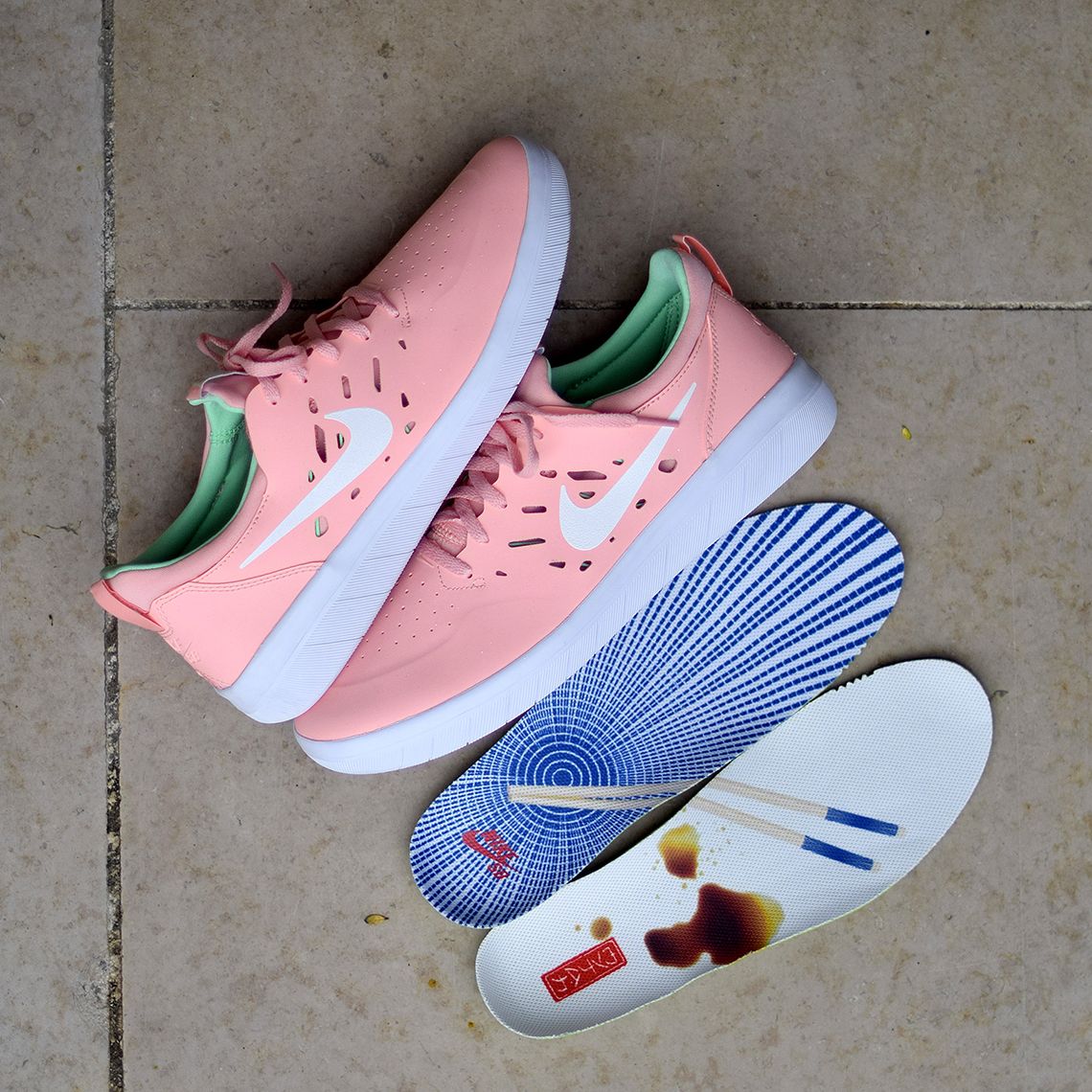 nike vaporwaffle white