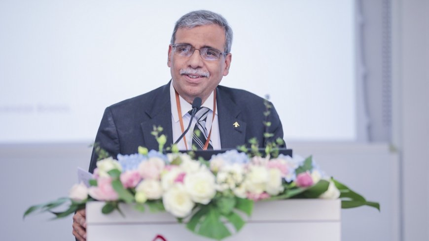 CEIBS's tweet photo. CEIBS President (European) @ProfDipakJain says cooperation key to a better world as European consulates’ representatives + business leaders visit Shanghai campus for special Executive Reception https://t.co/yDIjUI2Bf4 #CEIBS25 https://t.co/cuMBVbA75j
