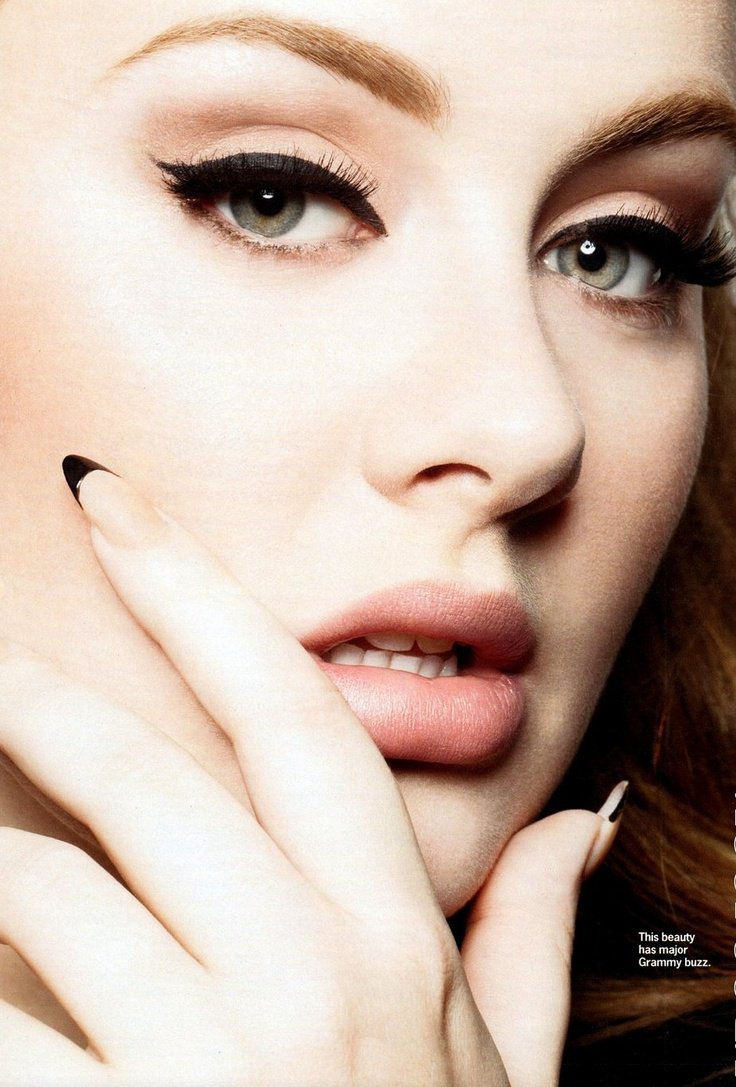 RachelReedX's tweet photo. "My #Adele inspired look, poor #girl style." #makeup https://t.co/tUtaIdUBx6