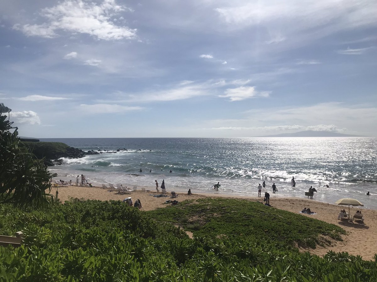 leemills's tweet photo. Thumping shore break at Wailea. #hawaii #maui #boogyboard #surf #surfing #thumping #oceanlife #salty https://t.co/idTdtYXKcH