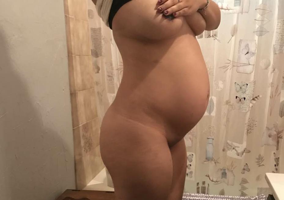 FloridaGoddess8's tweet photo. Alphas seed got me pregnant right away. You beta bitches and your weak ass cum could never get any girl pregnant!

Just accept your place as a sub and serve me and alpha! If you're a good boy MAYBE we'll give you a treat from time to time. 

#cashsub #cashdrain #findom #femdom https://t.co/ZYPlRNhPyo