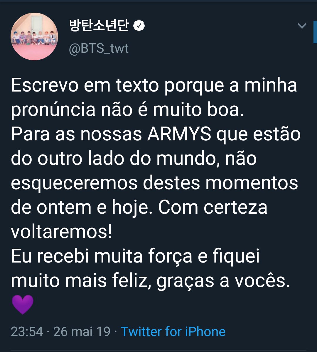 mrsparkbr's tweet photo. Eu realmente li isso??? Pq eu n to conseguindo acreditar! Ele se esforçou tanto pra aprender a nossa língua. Eu nunca vou esquecer desse momento #MrLindo #ObrigadoBTS #BTSatAllianzParque_D2 @BTS_twt https://t.co/F8h8hLtAwk