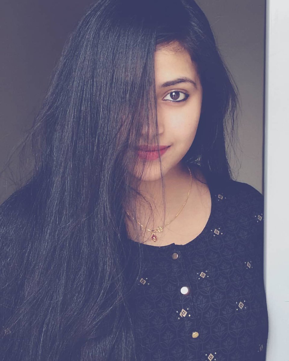Anusitharaa's tweet photo. #anusithara https://t.co/NMdP3G0dYk